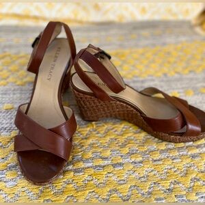 Ellen Tracy leather sandals